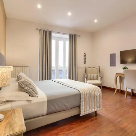 Lepante Hotel 2*